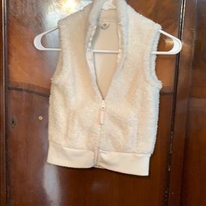 Girls furry zipper vest